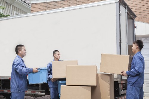 Removals van servicing a move in Swiss Cottage